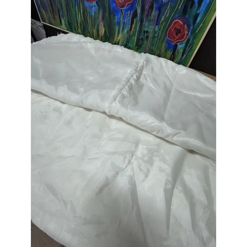 White Plush Faux Fur Christmas Tree Skirt 50